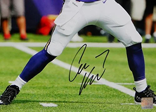 Case Keenum Autographed Vikings 16x20 About to Pass PF Photo- JSA W Auth Black - Image 2