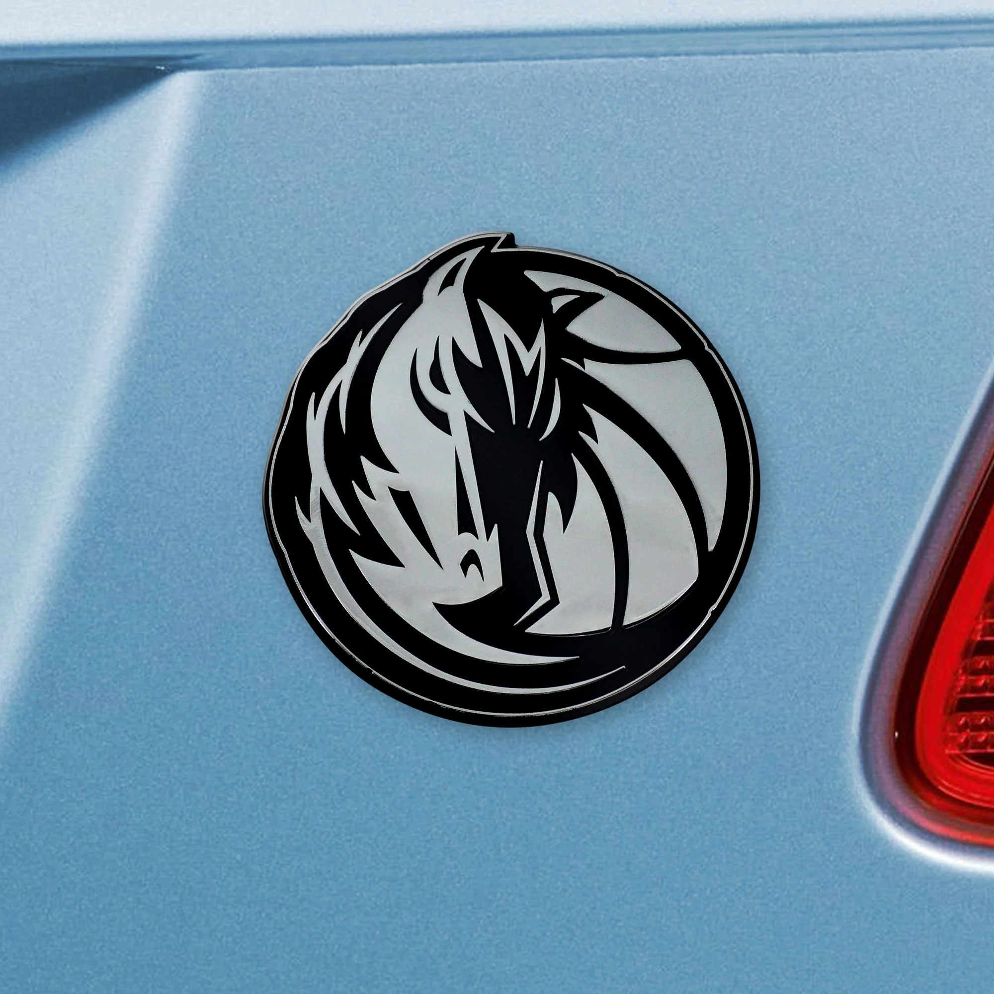 Dallas Mavericks Chrome Emblem - Image 2