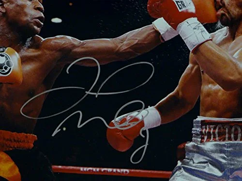 Floyd Mayweather Autographed 16x20 vs Victor Ortiz Photo- Beckett Auth - Image 2
