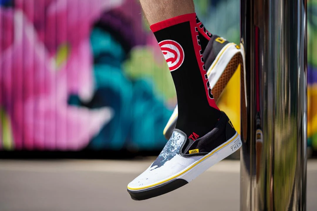 For Bare Feet NBA ATLANTA HAWKS MVP Crew Sock Team Color Large - Image 3