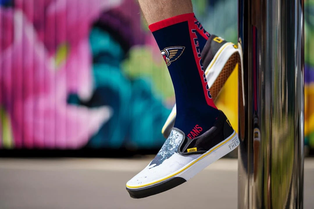 For Bare Feet NBA NEW ORLEANS PELICANS MVP Crew Sock Team Color Large - Image 3