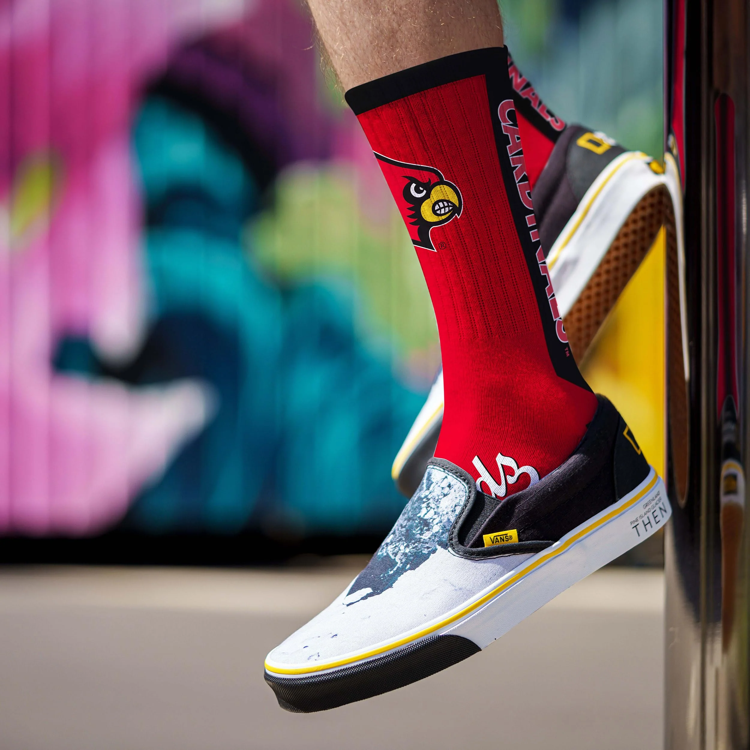 For Bare Feet NCAA LOUISVILLE CARDINALS MVP Crew Sock Team Color Large - Image 3