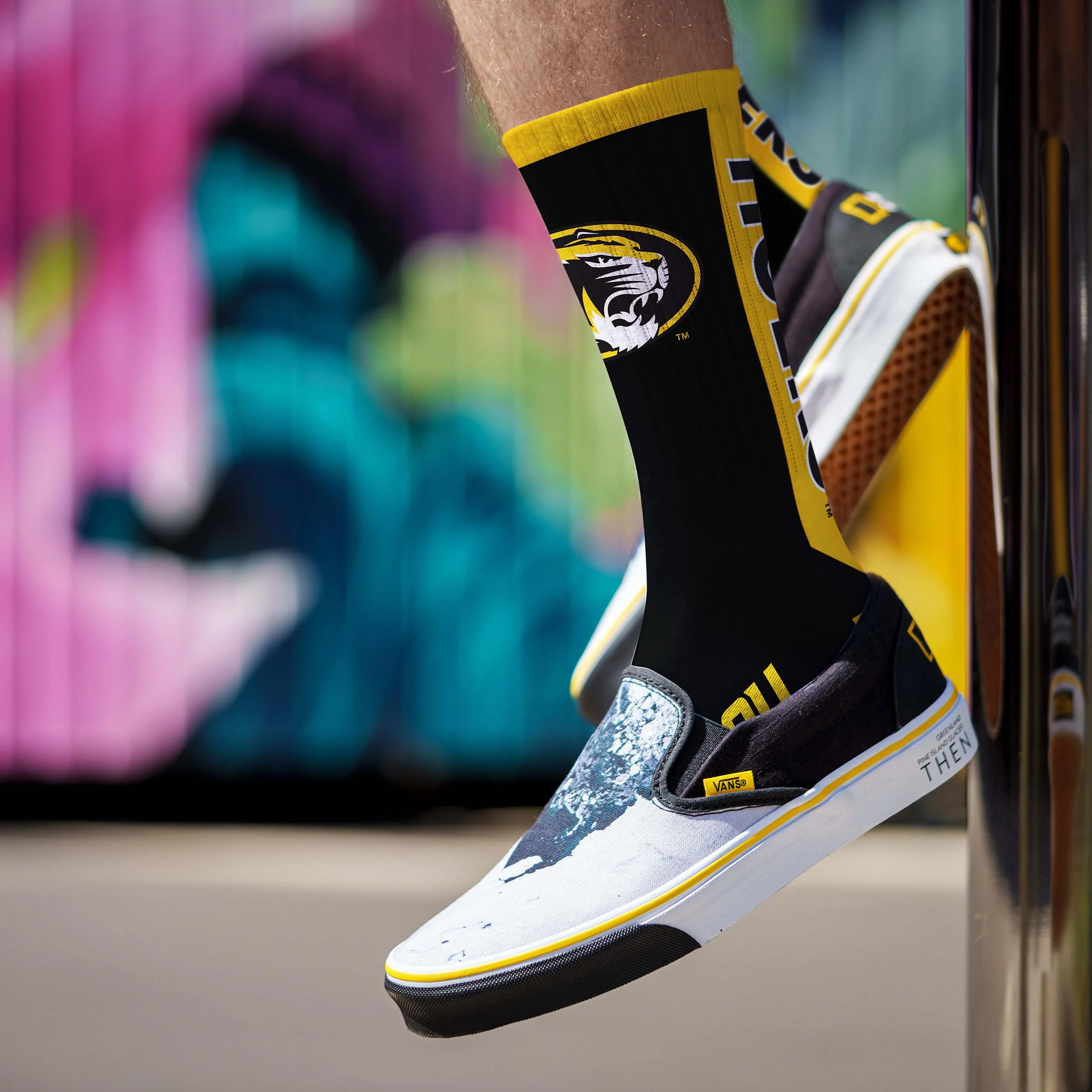 For Bare Feet NCAA MISSOURI TIGERS MVP Crew Sock Team Color Large - Image 3