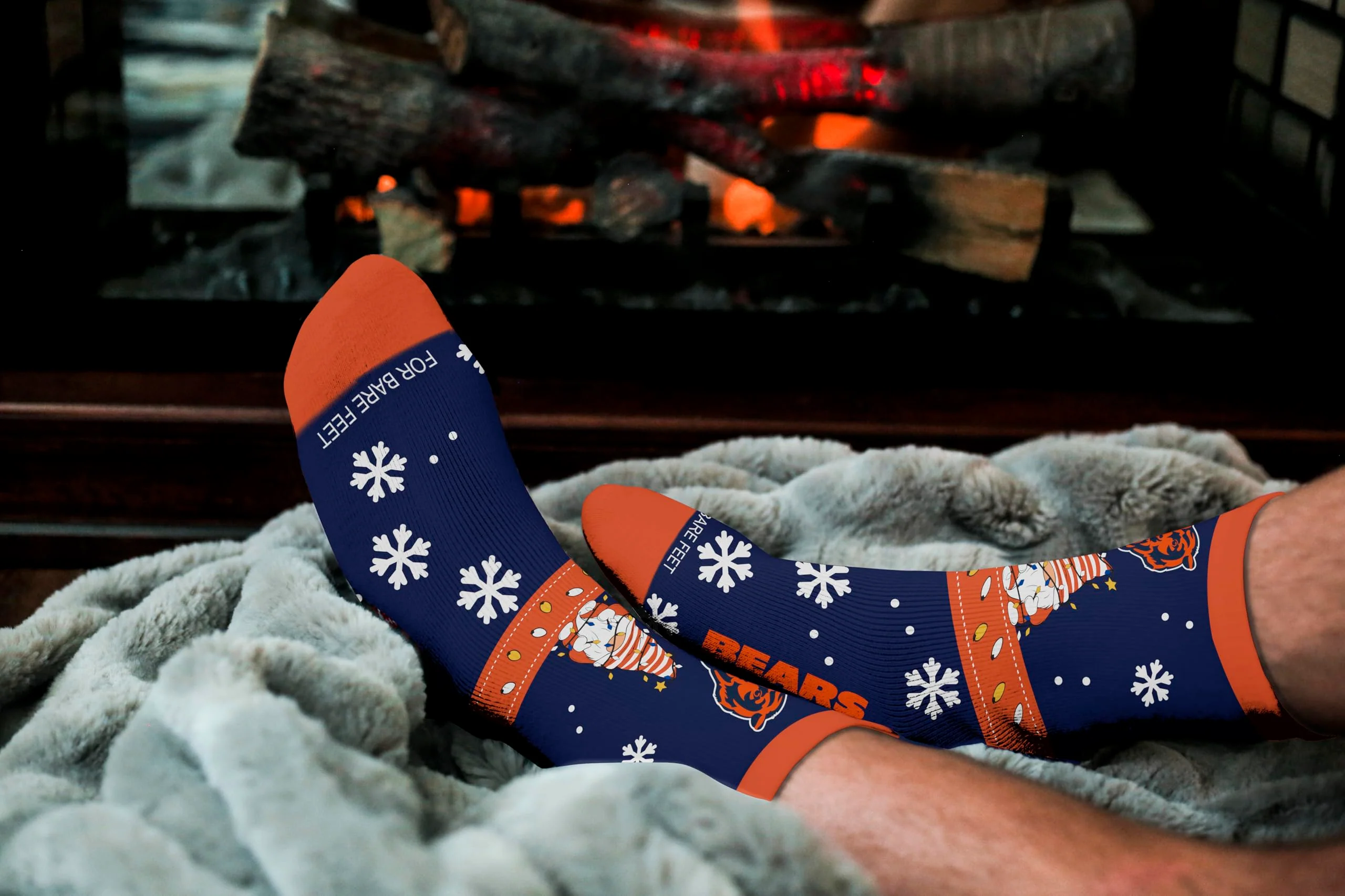For Bare Feet NFL CHICAGO BEARS Holiday Sweater Gnome Team Colors Large - Image 3