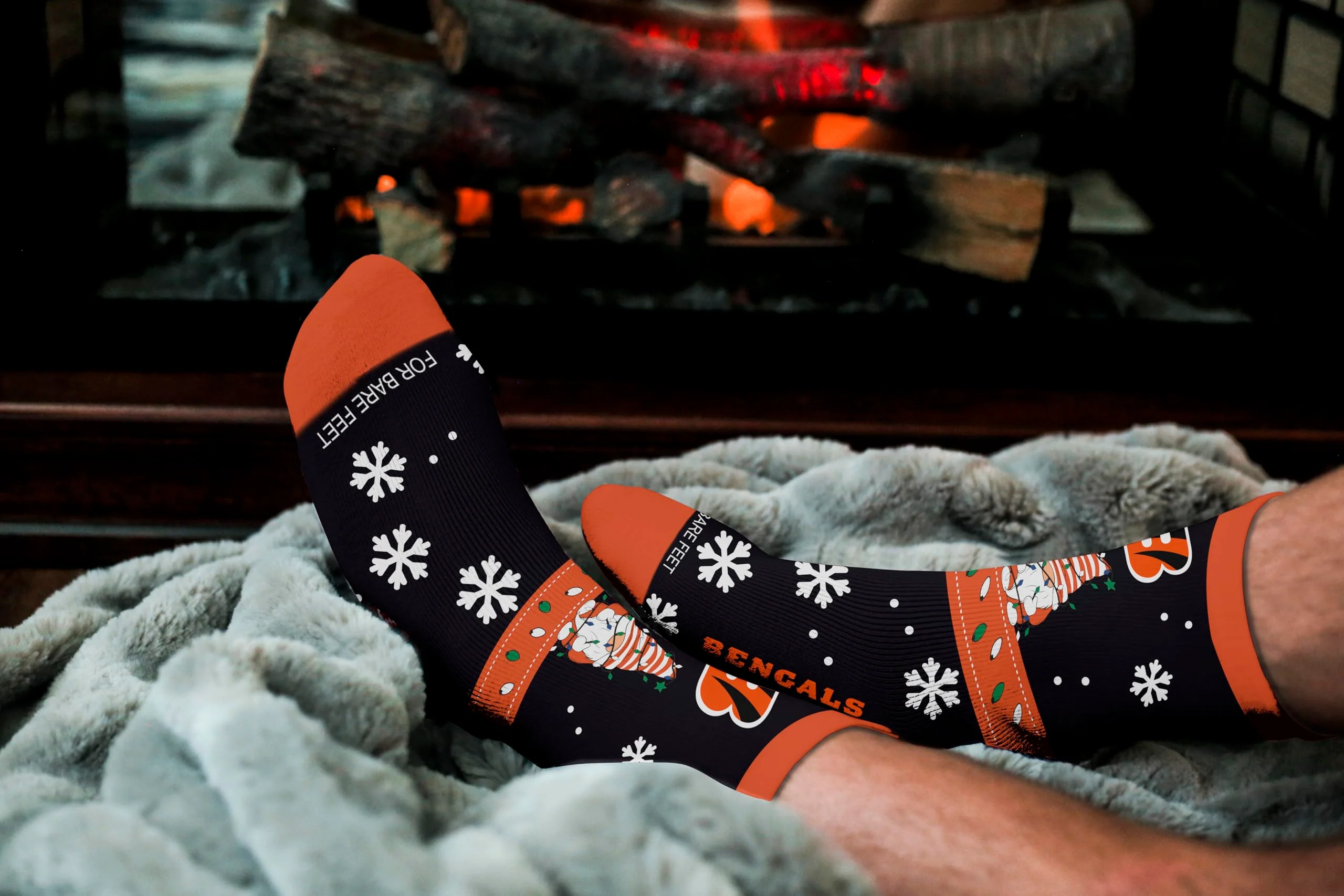 For Bare Feet NFL CINCINNATI BENGALS Holiday Sweater Gnome Team Colors Large - Image 3