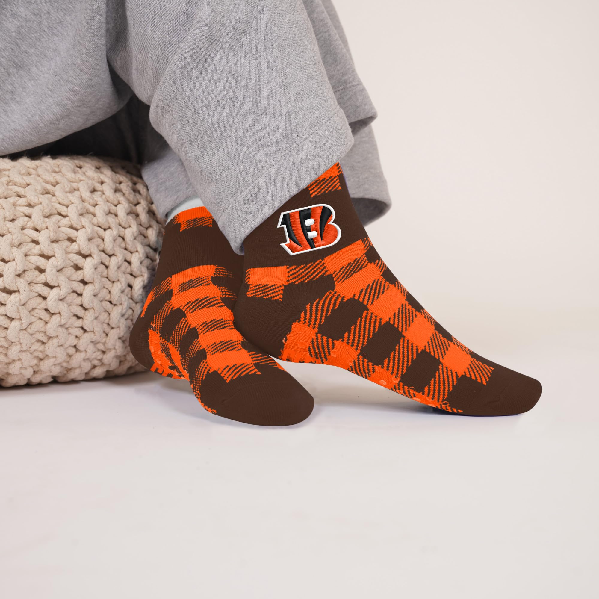For Bare Feet NFL CLEVELAND BROWNS Cozy Buff Plush Cabin Sock Team Color OSFM - Image 3
