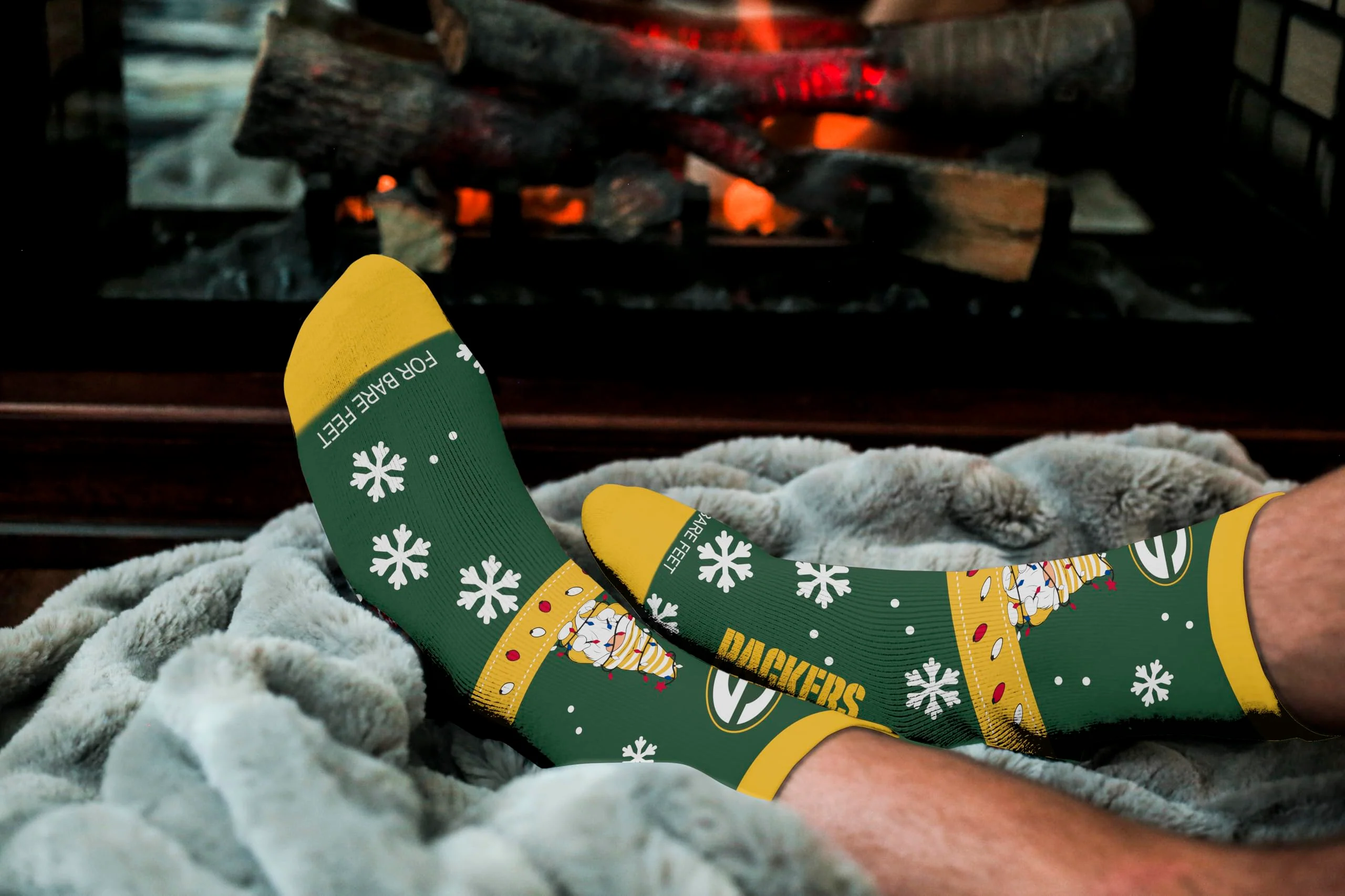 For Bare Feet NFL GREEN BAY PACKERS Holiday Sweater Gnome Team Colors Large - Image 3