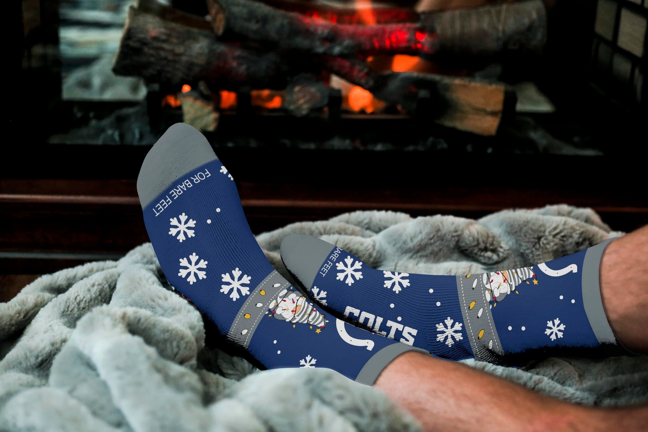 For Bare Feet NFL INDIANAPOLIS COLTS Holiday Sweater Gnome Team Colors Large - Image 3