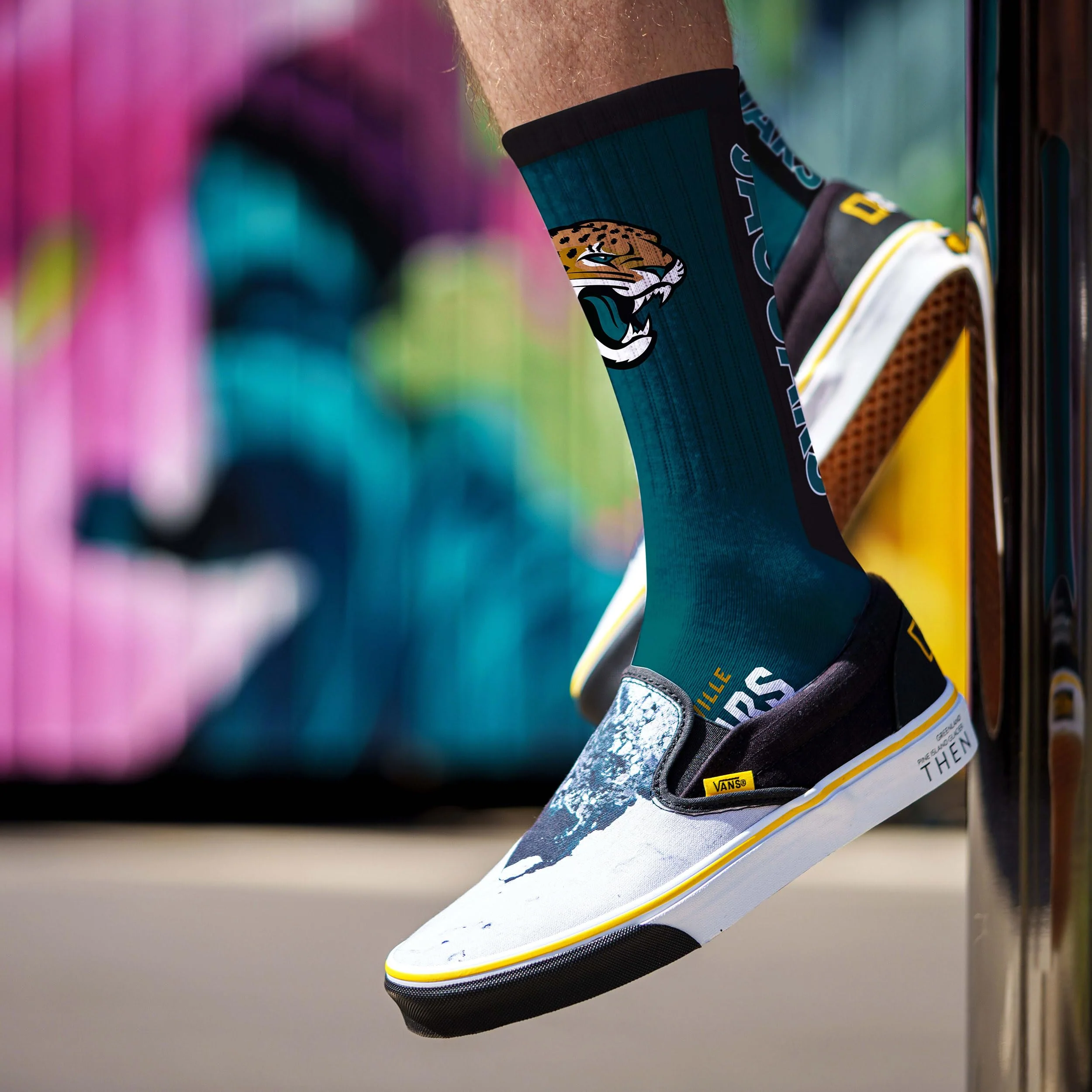 For Bare Feet NFL JACKSONVILLE JAGUARS MVP Crew Sock Team Color Large - Image 3