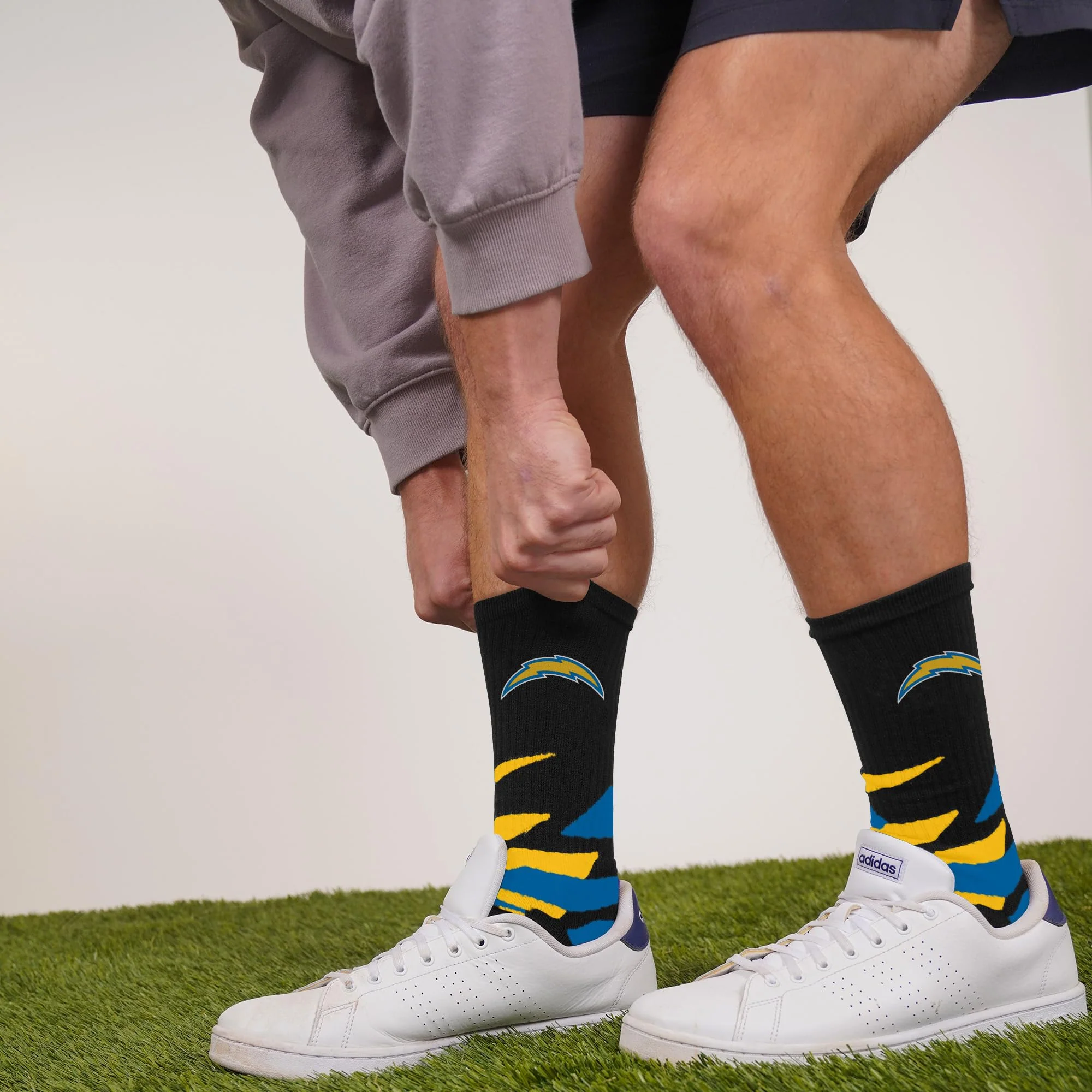 For Bare Feet NFL LOS ANGELES CHARGERS Shattered Camo Crew Sock Team Color Large - Image 3