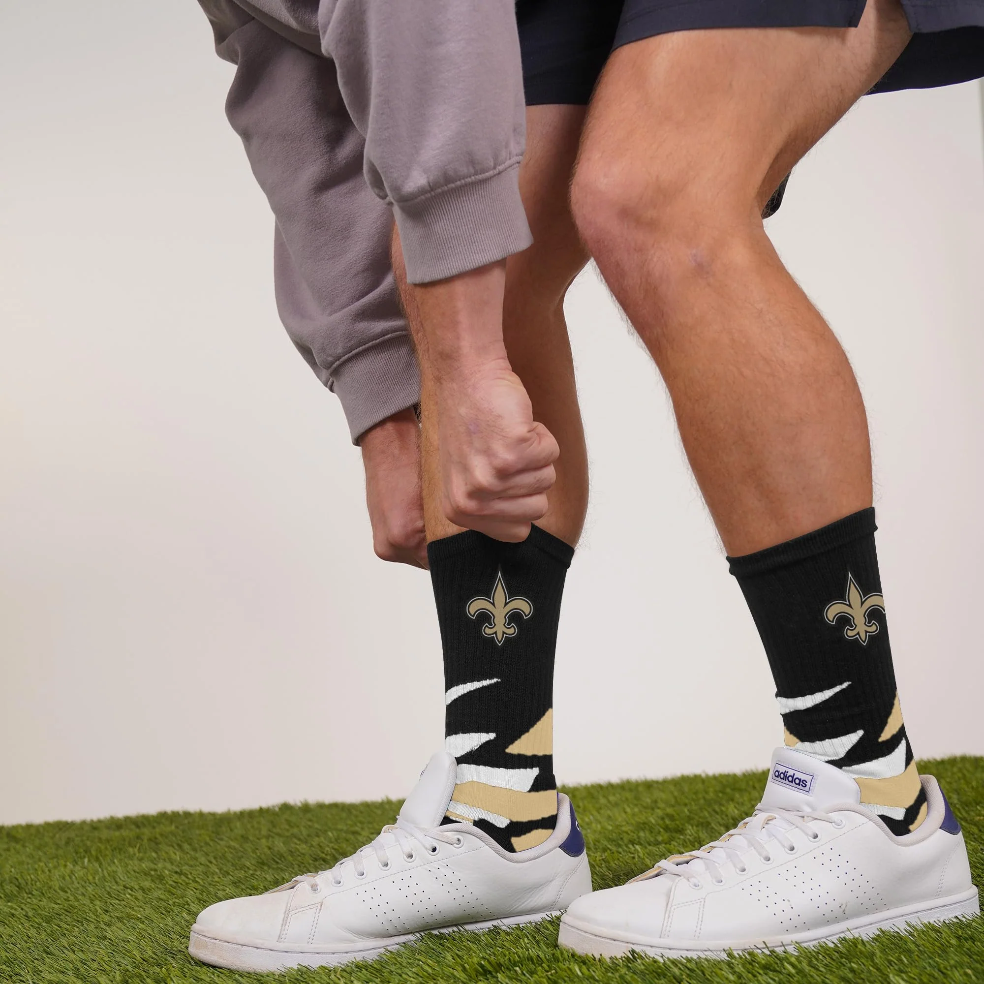 For Bare Feet NFL NEW ORLEANS SAINTS Shattered Camo Crew Sock Team Color Large - Image 3