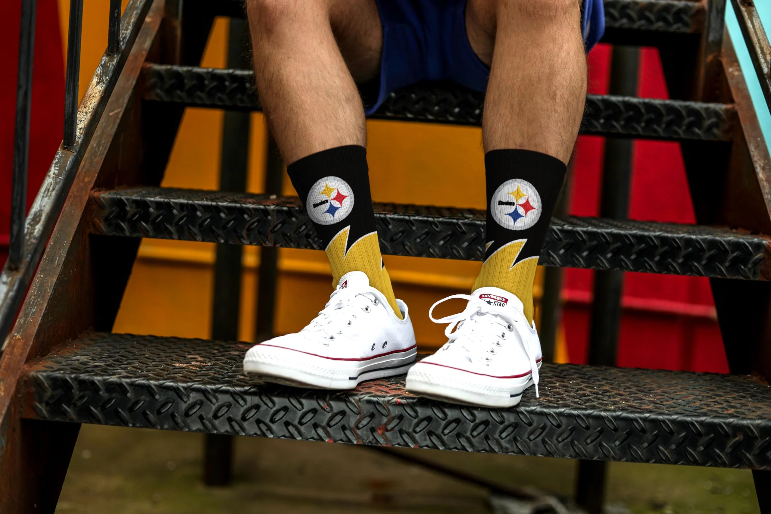 For Bare Feet NFL PITTSBURGH STEELERS Black Wave Crew Sock Team Color YOUTH - Image 3
