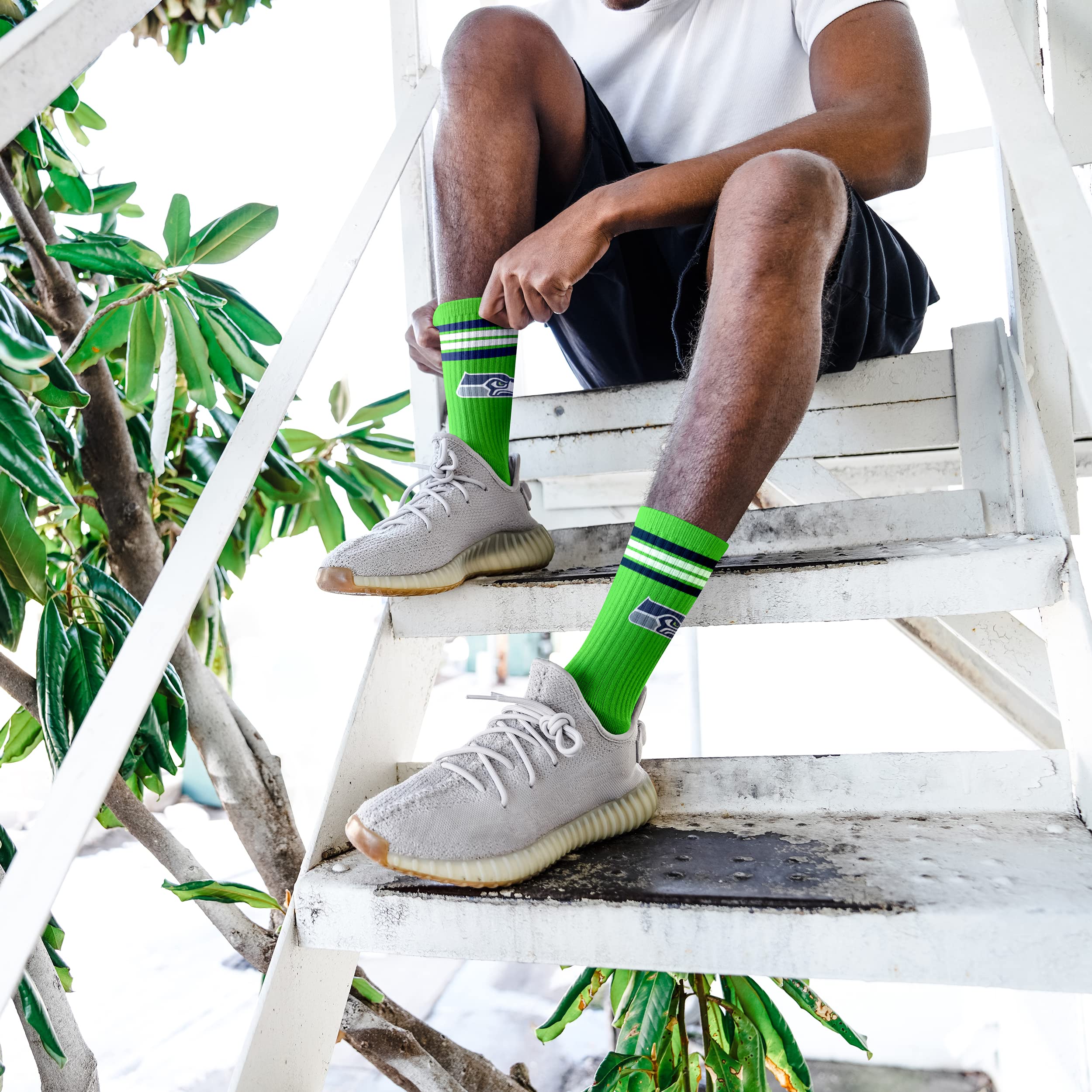 For Bare Feet NFL Youth 4 Stripe Deuce Crew Sock, Seattle Seahawks, One Size - Image 4
