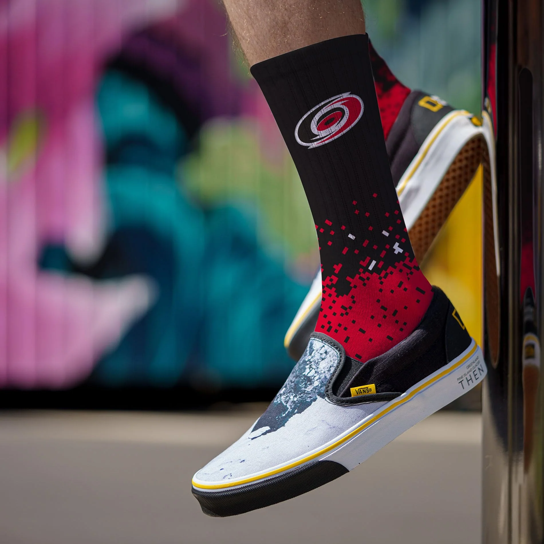 For Bare Feet NHL CAROLINA HURRICANES Spray Zone Crew Sock Team Color Large - Image 4