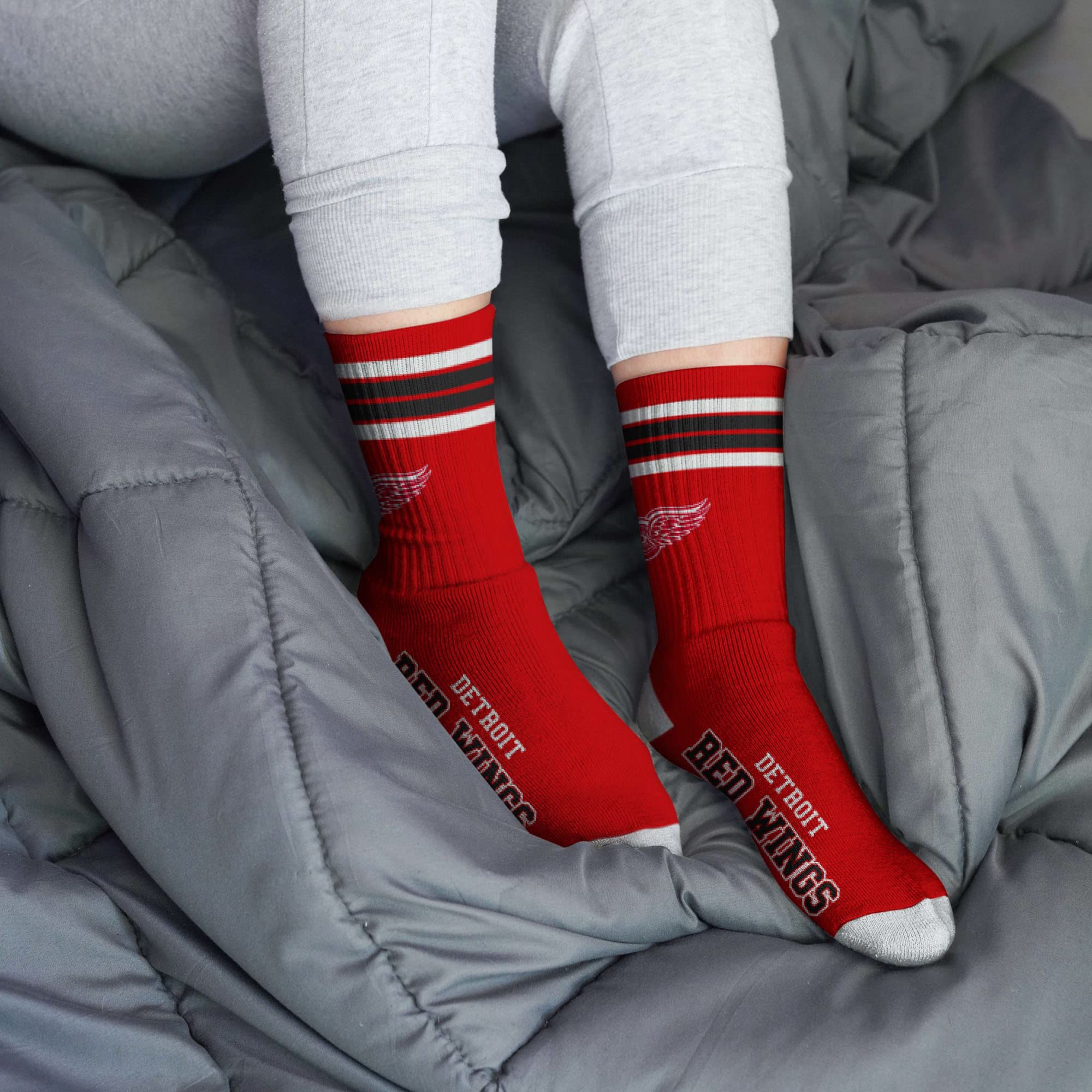For Bare Feet NHL Detroit Red Wings 4 Stripe Deuce Crew Sock Team Color MEDIUM - Image 2
