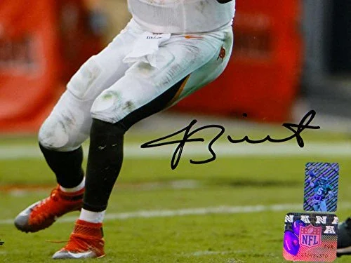 Jameis Winston Autographed Tampa Bay 8x10 Passing PF Photo- Winston Hologram - Image 2