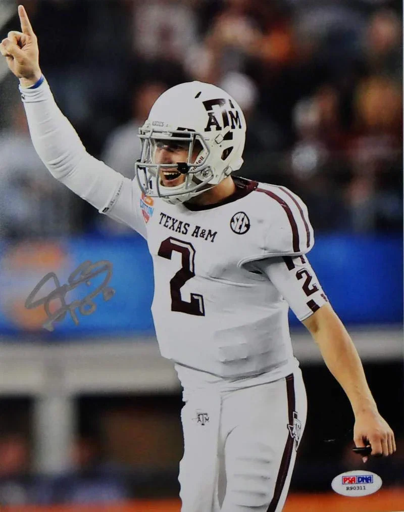 Johnny Manziel Autographed Texas A&M 8x10 Pointing White Jersey Photo- PSA/DNA Auth Silver - Image 2