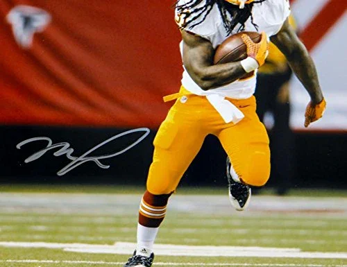 Matt Jones Autographed Washington Redskins 8x10 Running Photo-JSA Witnessed Auth - Image 2