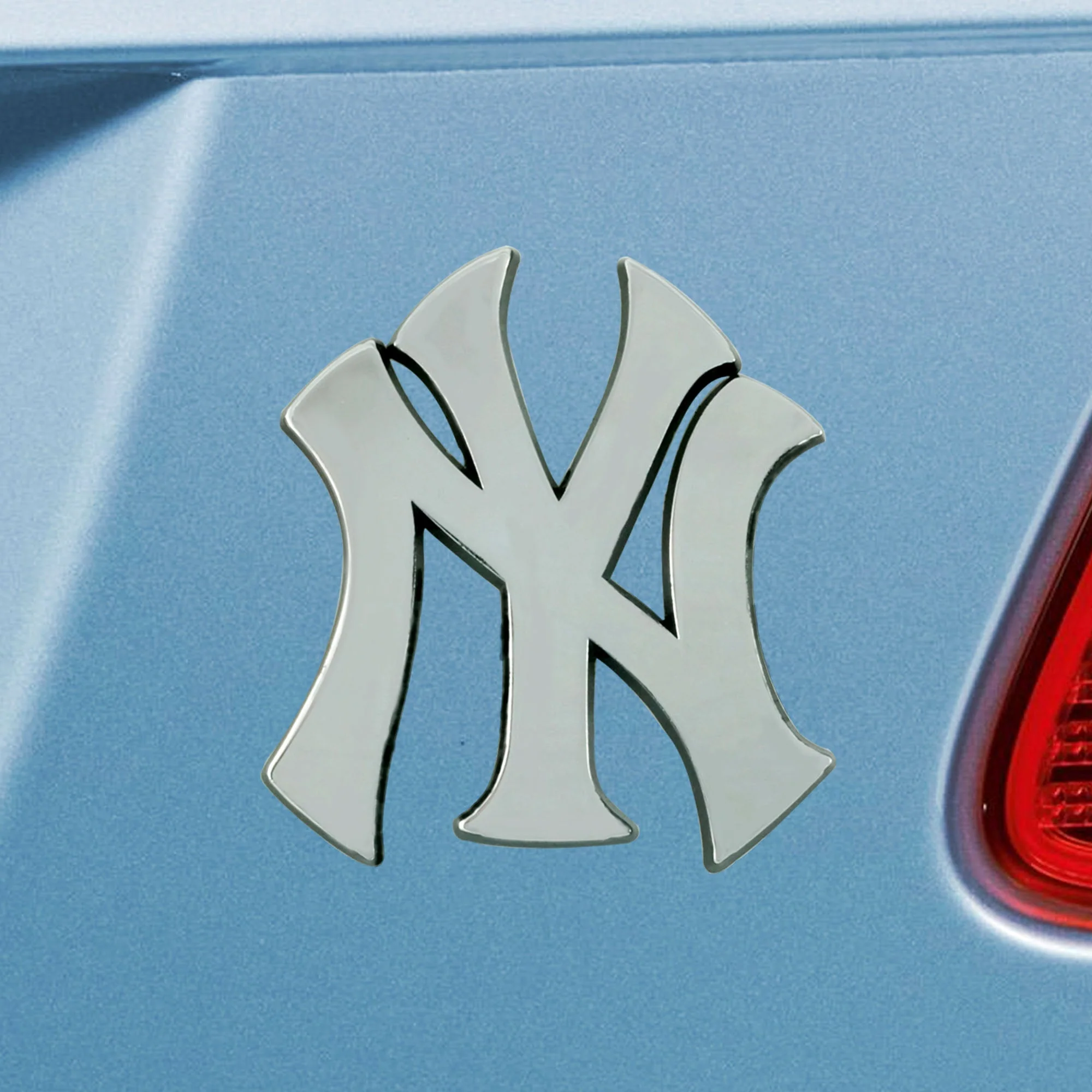 MLB - New York Yankees Chrome Emblem - Image 2