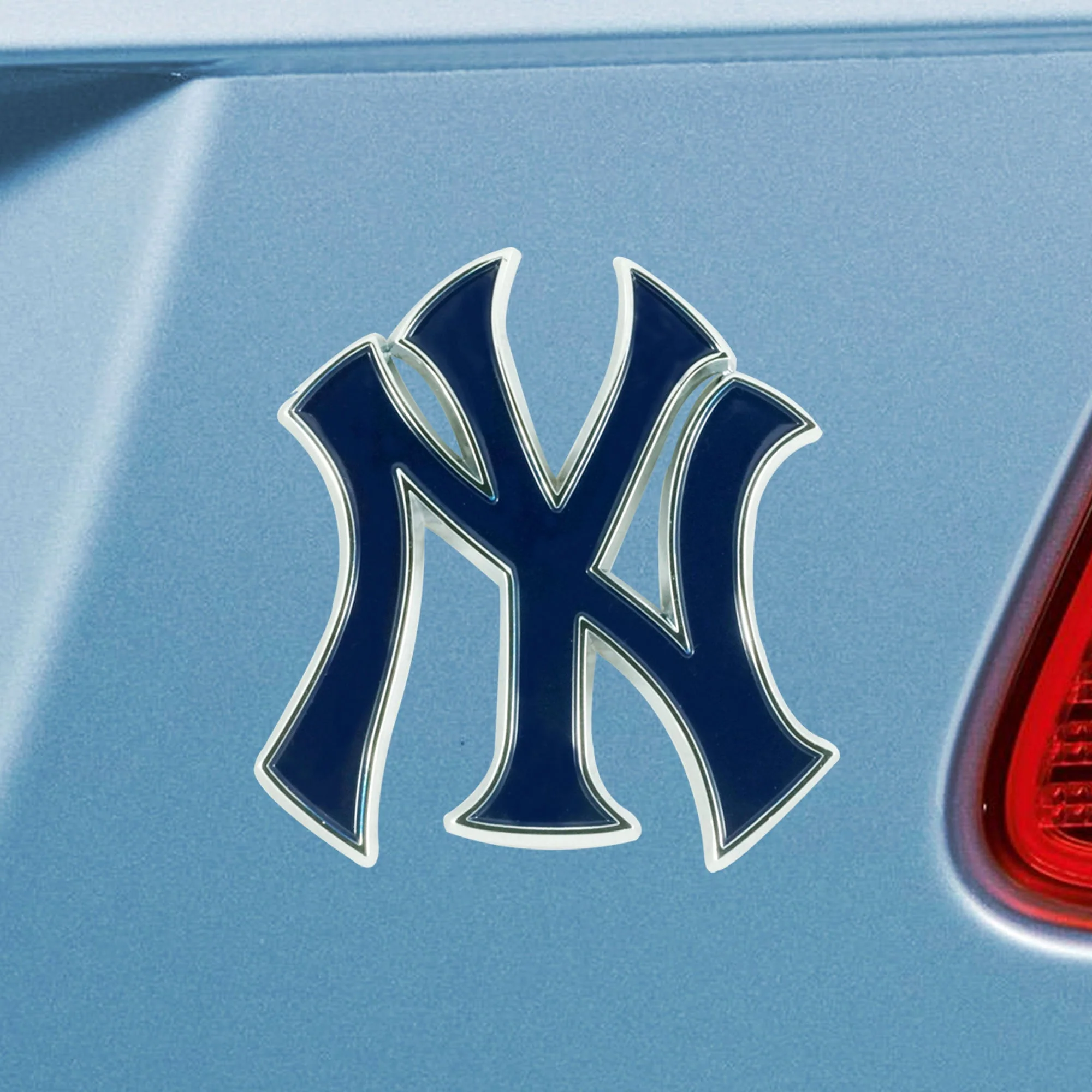 MLB - New York Yankees Color Emblem - Image 2