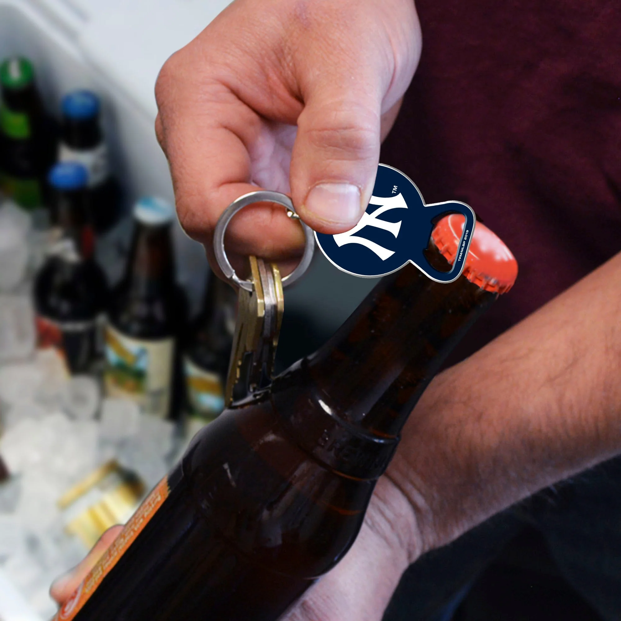 MLB - New York Yankees Keychain Bottle Opener - Image 2