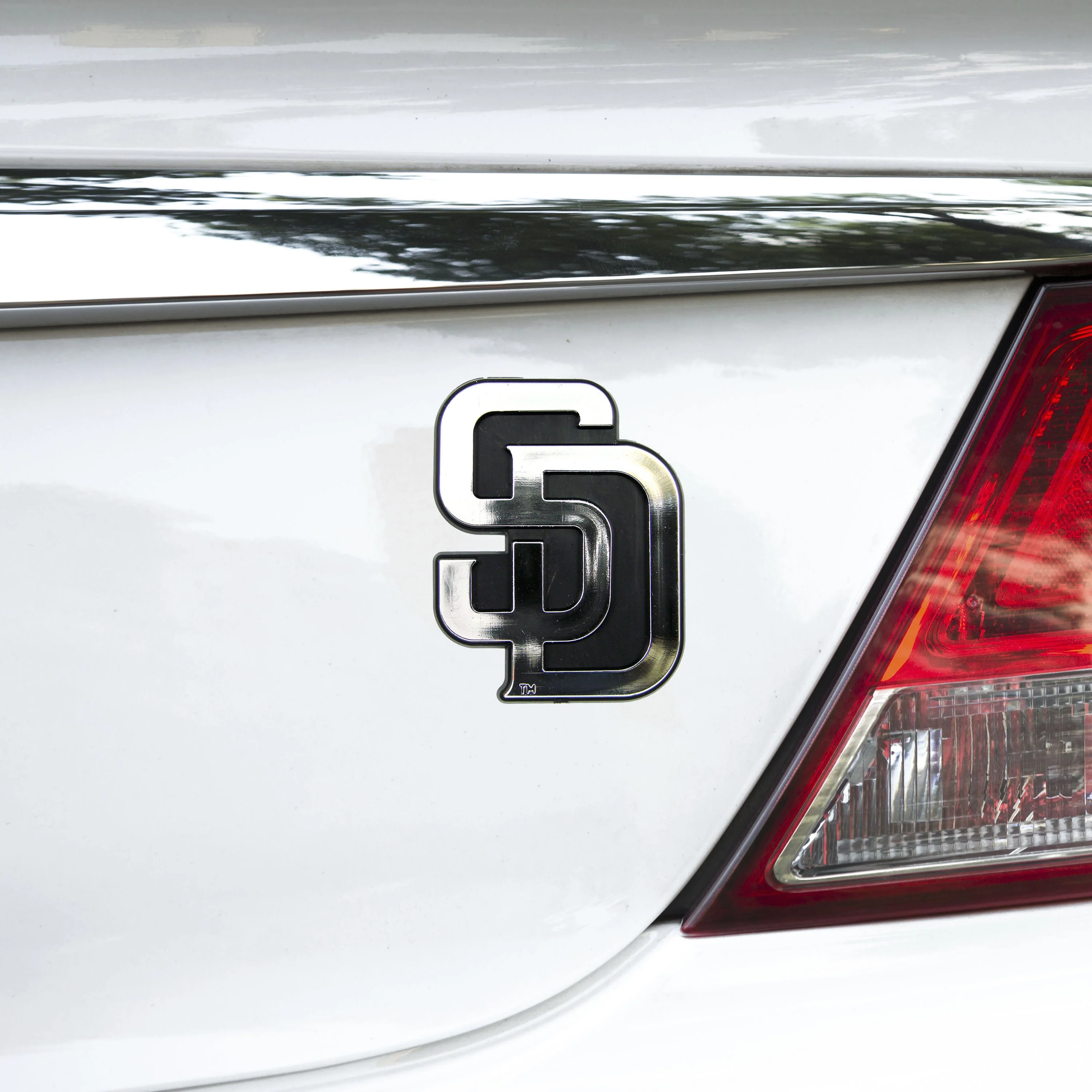 MLB - San Diego Padres Plastic Chrome Emblem - Image 2