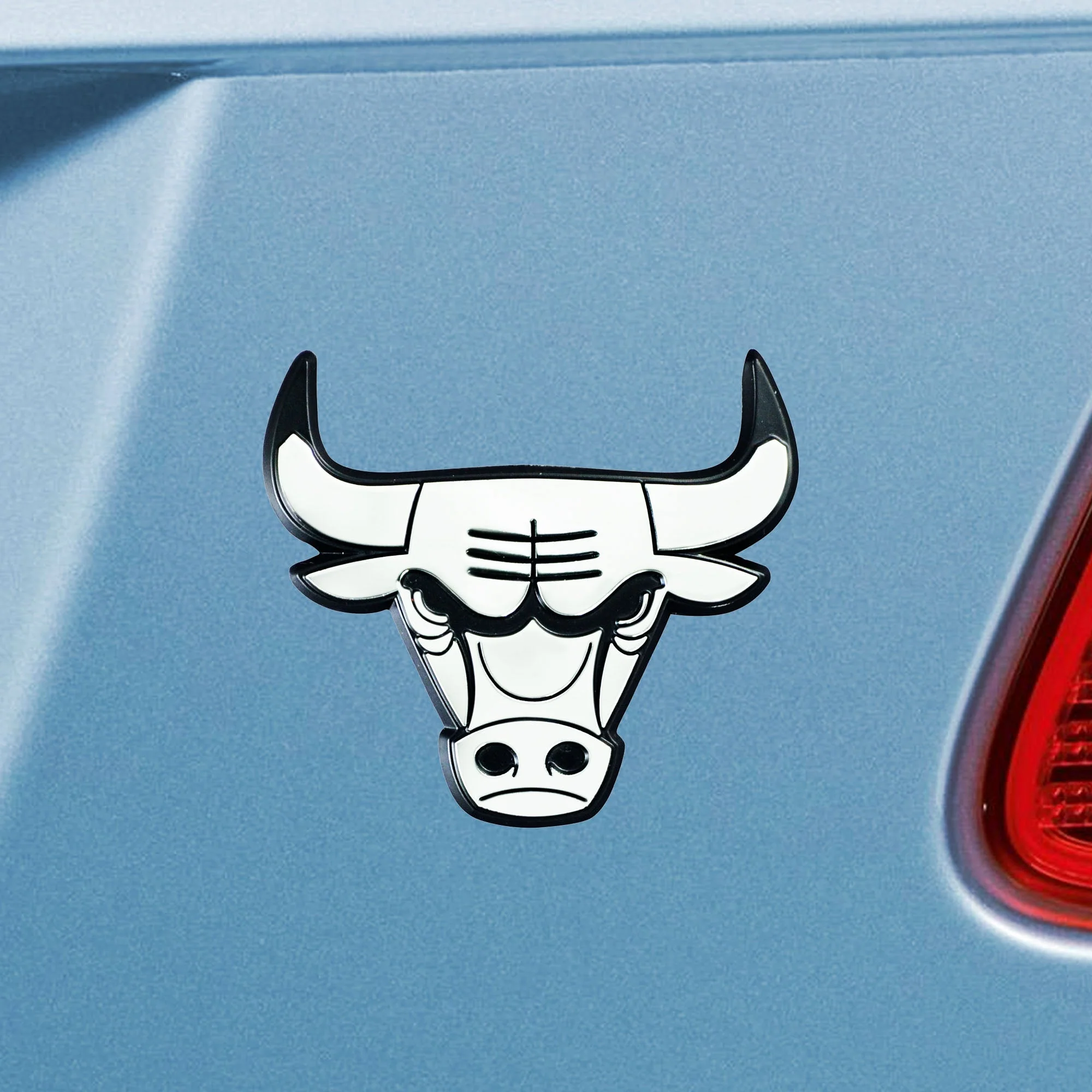 NBA - Chicago Bulls Chrome Emblem - Image 2