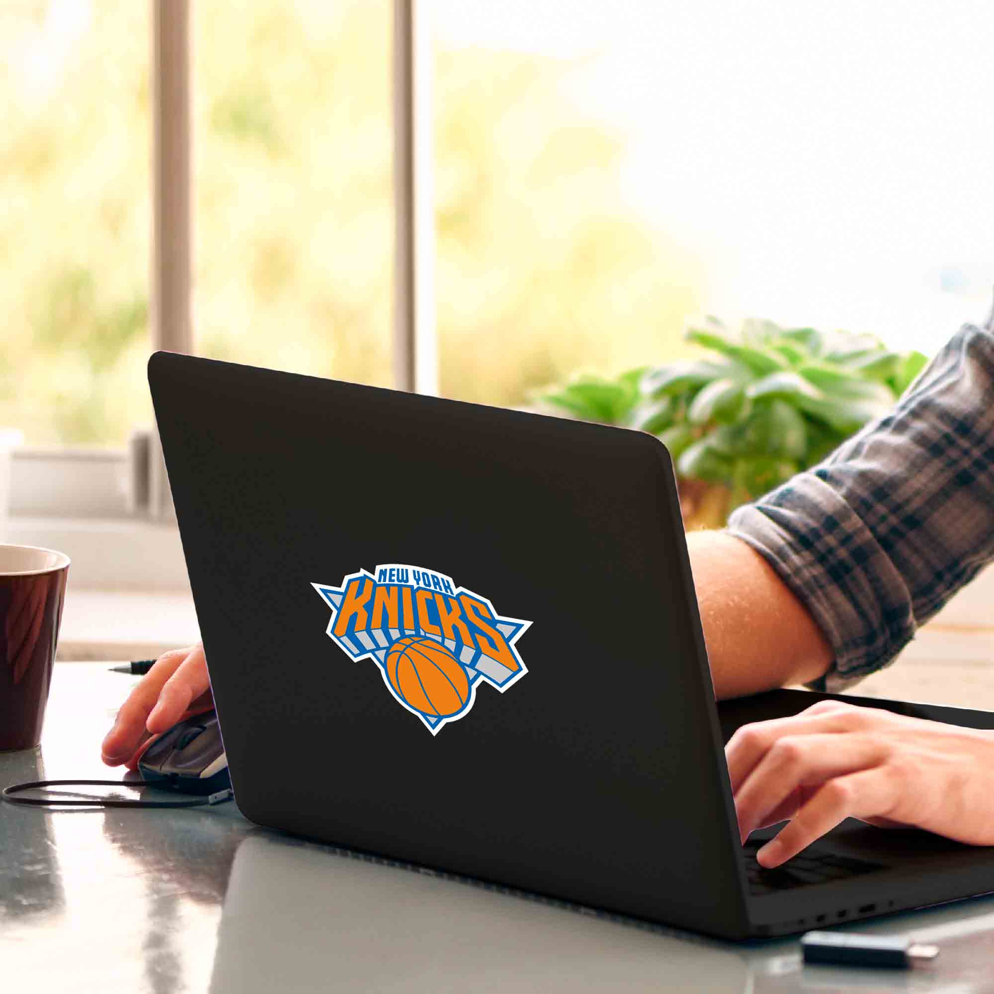 NBA - New York Knicks Matte Decal - Image 2