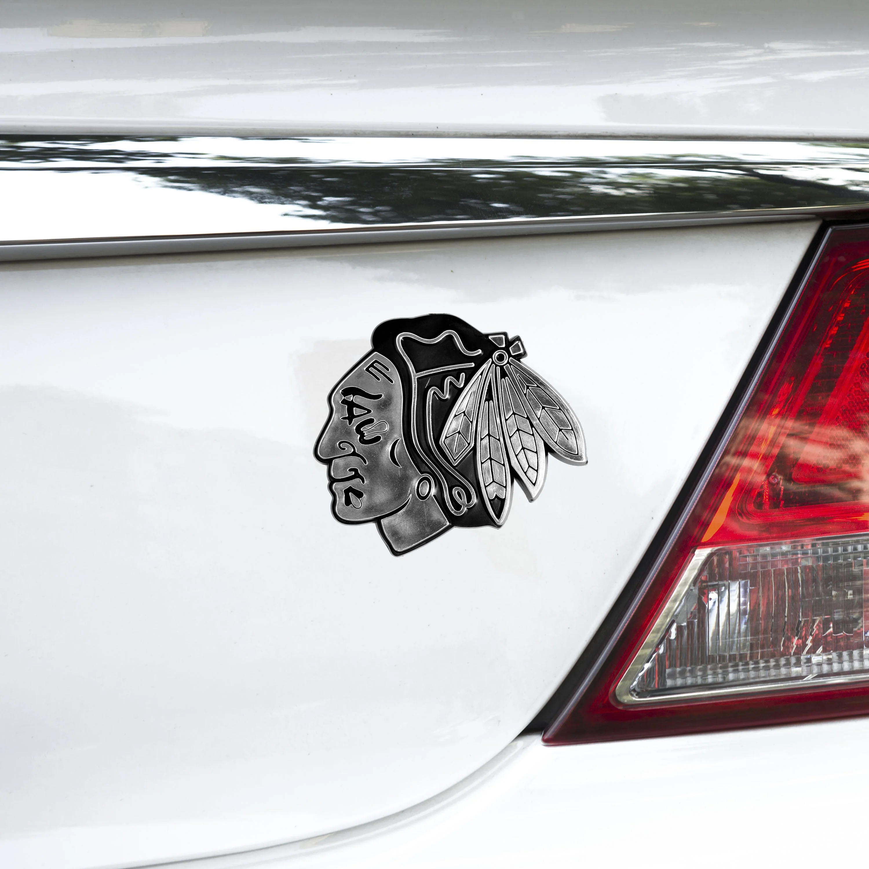 NHL - Chicago Blackhawks Plastic Chrome Emblem - Image 2