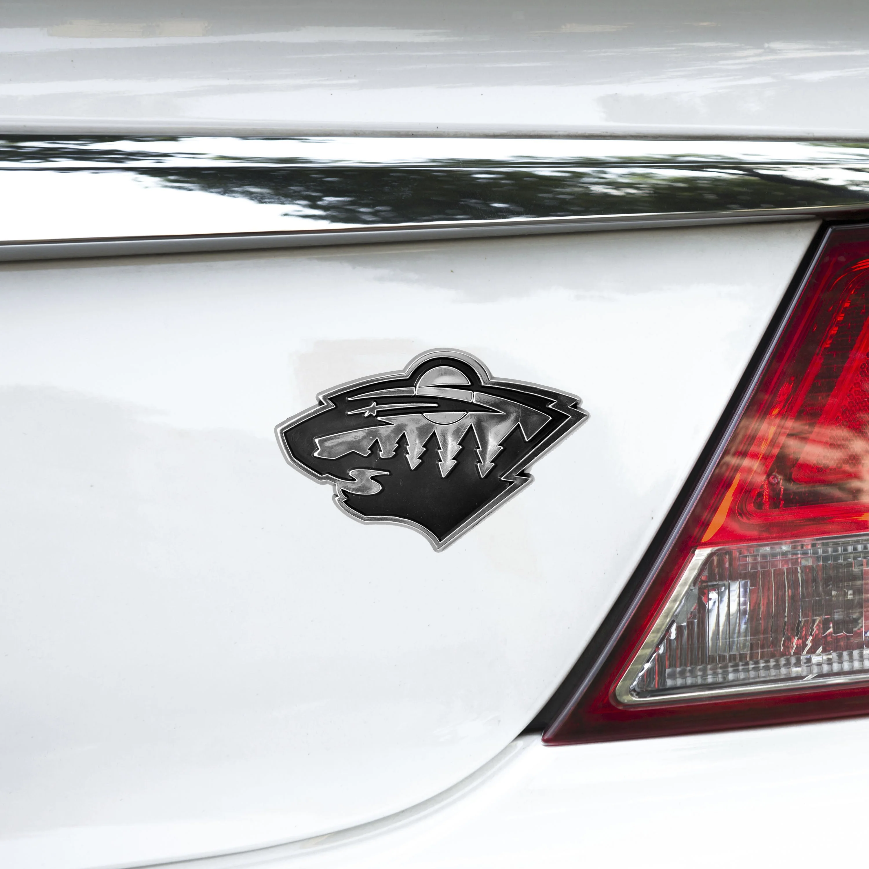 NHL - Minnesota Wild Plastic Chrome Emblem - Image 2