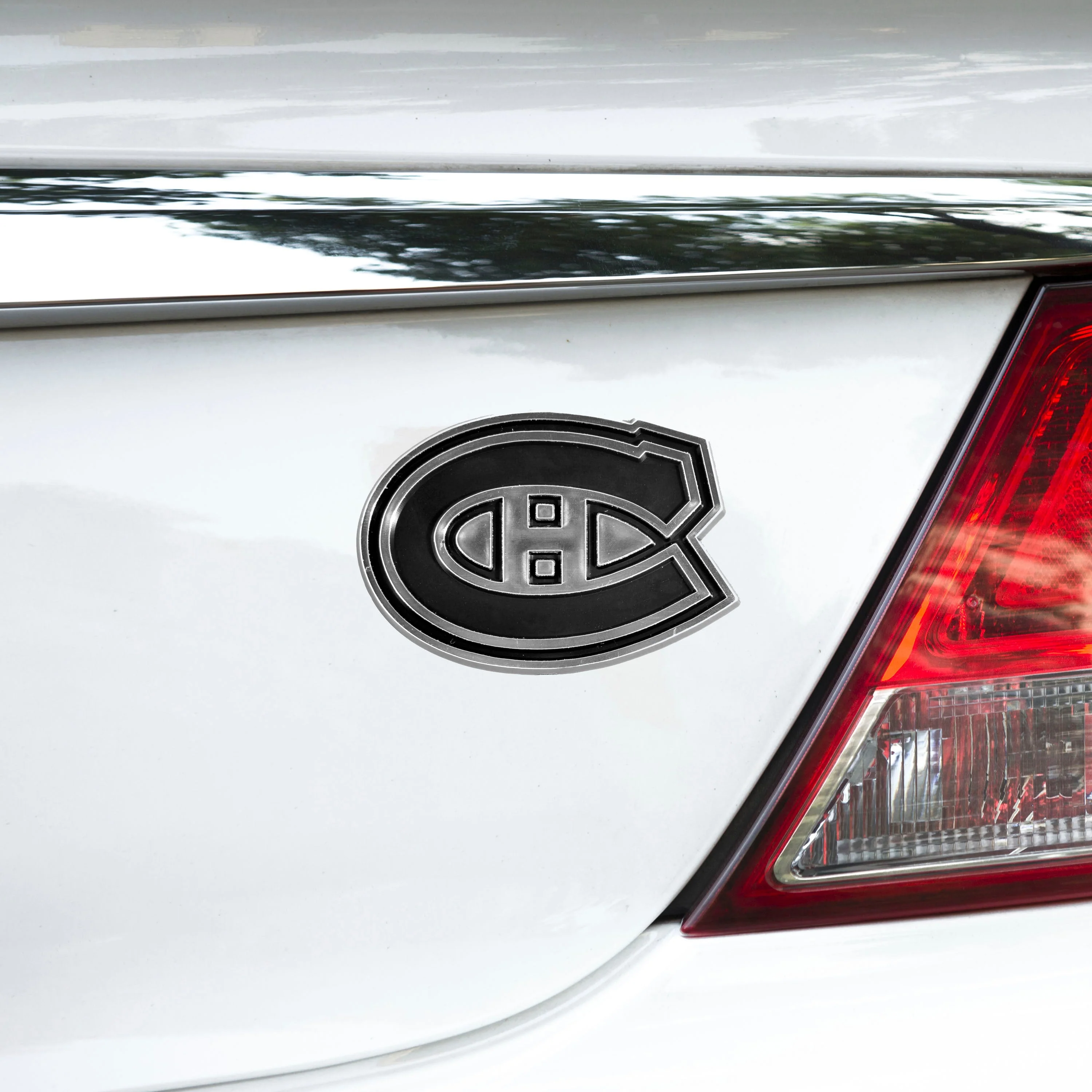 NHL - Montreal Canadiens Plastic Chrome Emblem - Image 2