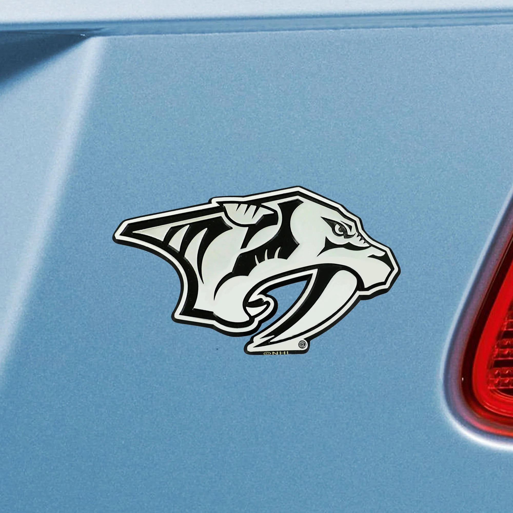 NHL - Nashville Predators Chrome Emblem - Image 2