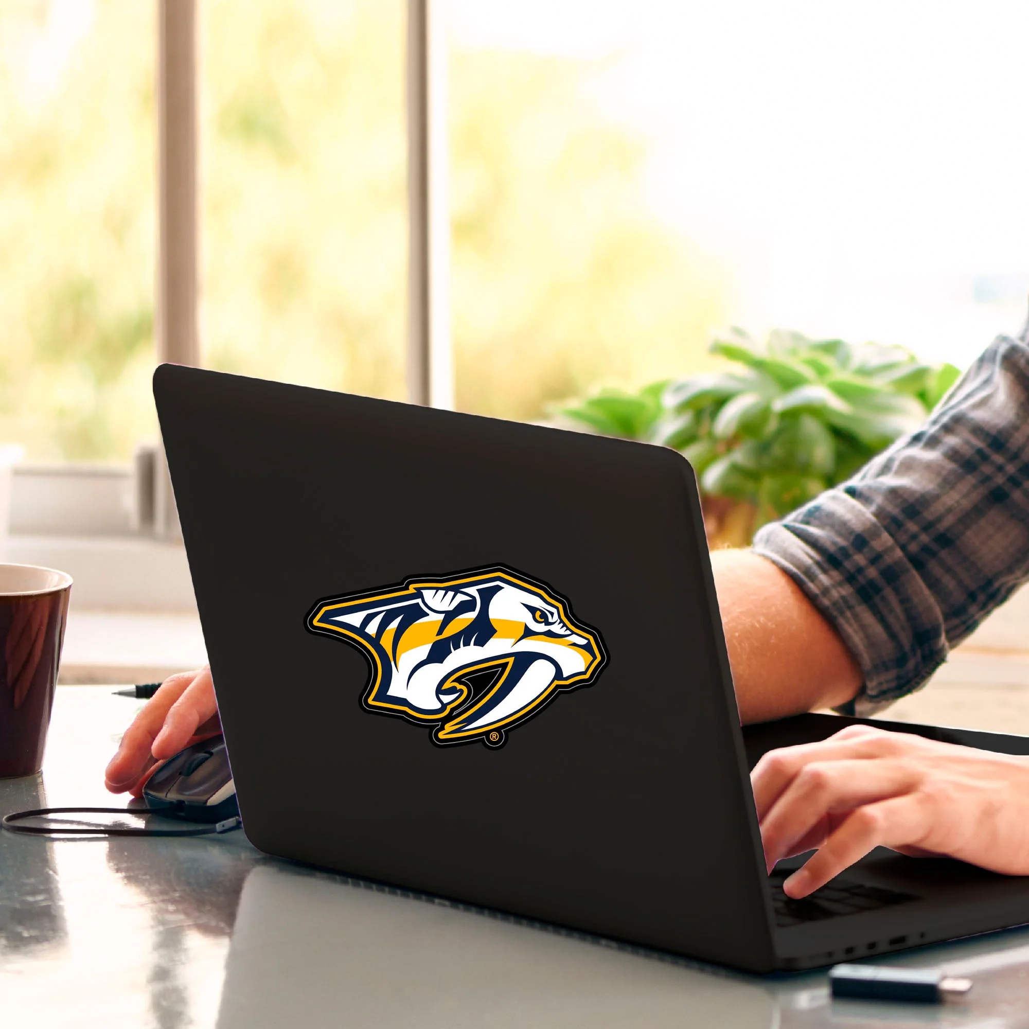 NHL - Nashville Predators Matte Decal - Image 2