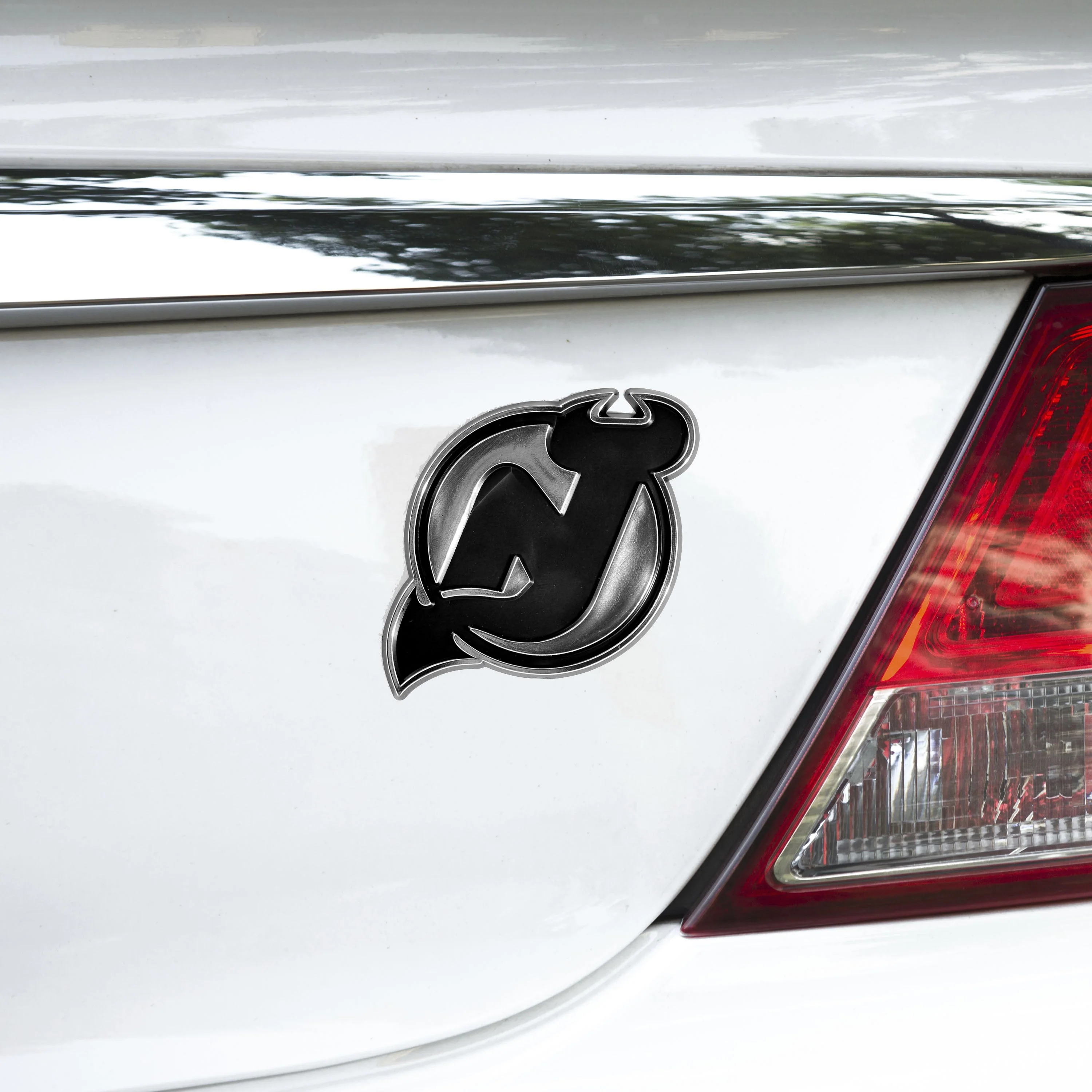 NHL - New Jersey Devils Plastic Chrome Emblem - Image 2
