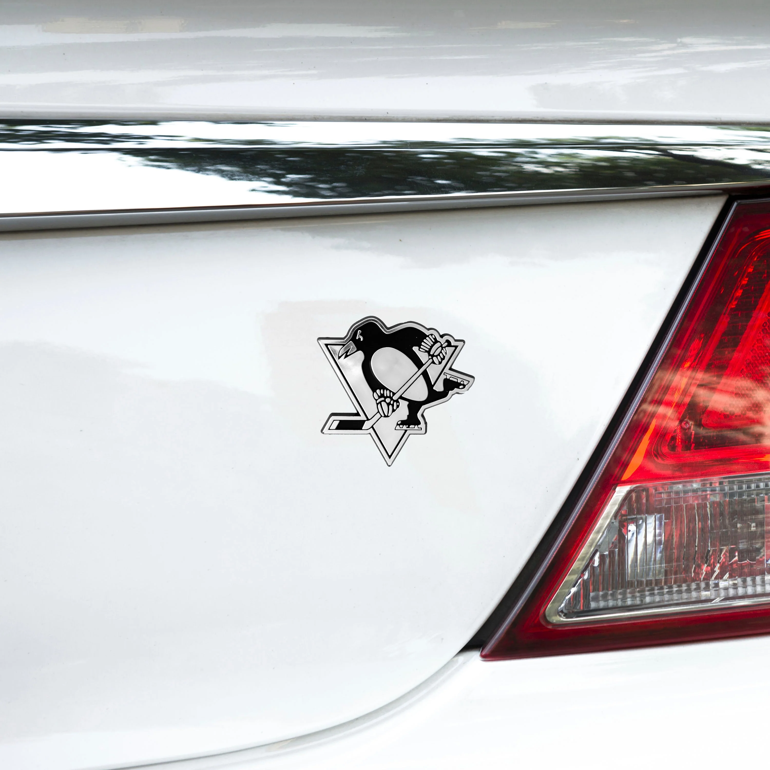 NHL - Pittsburgh Penguins Plastic Chrome Emblem - Image 2