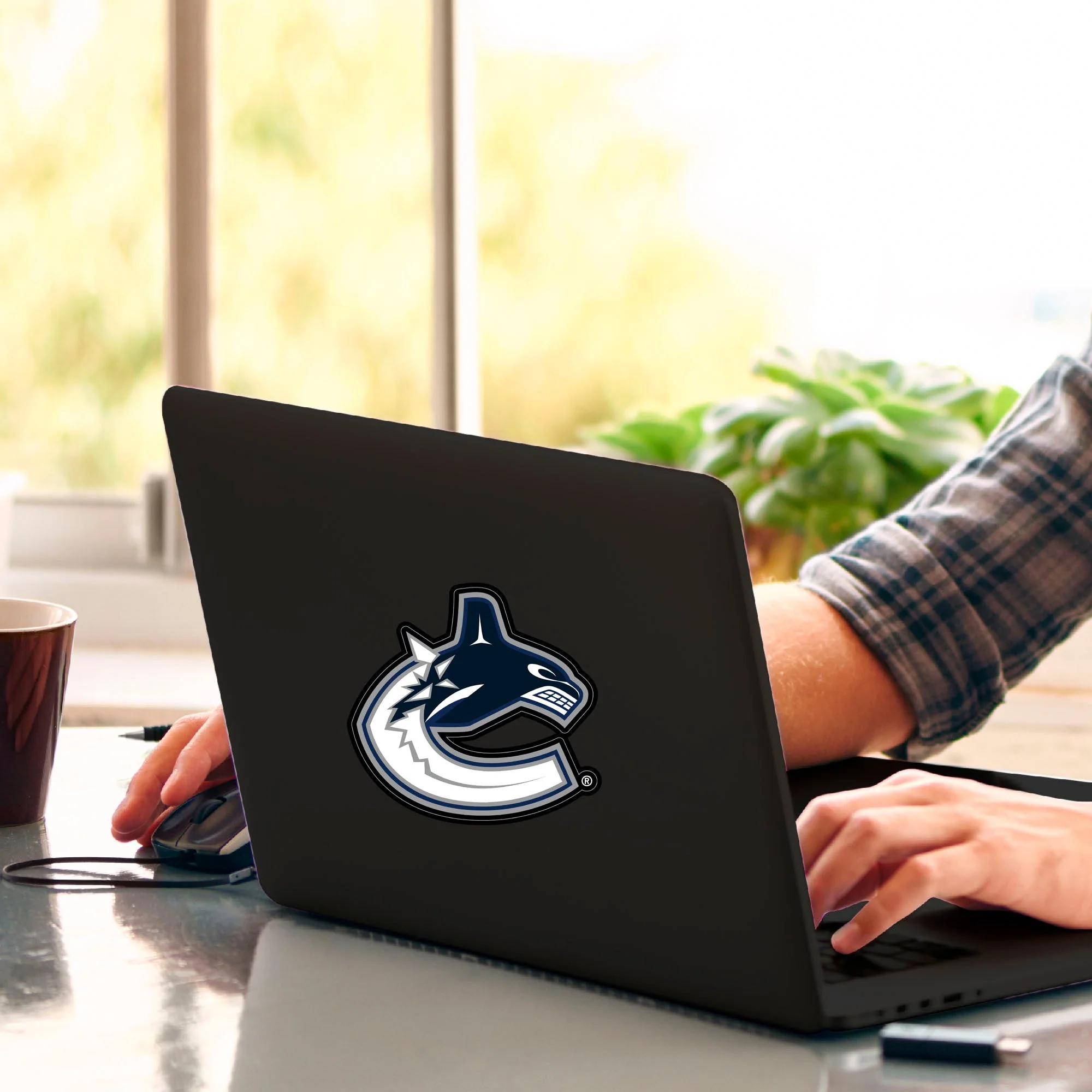NHL - Vancouver Canucks Matte Decal - Image 2