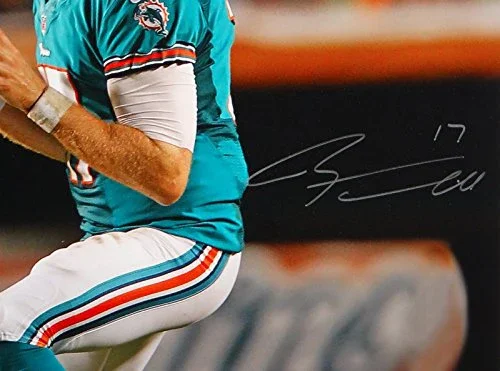Ryan Tannehill Autographed 16x20 Looking To Pass Silver Photo- JSA Auth - Image 2